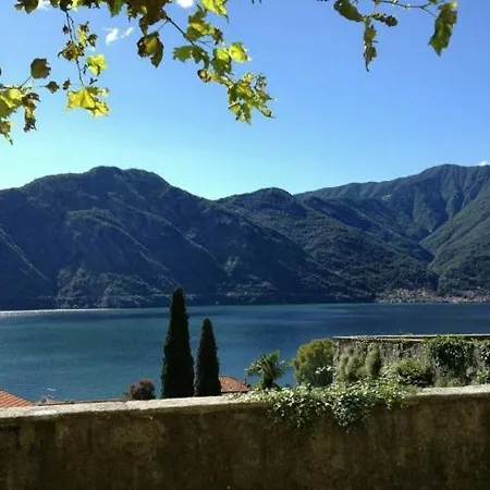 Semesterbostad Sleeps 7 Mezzegra